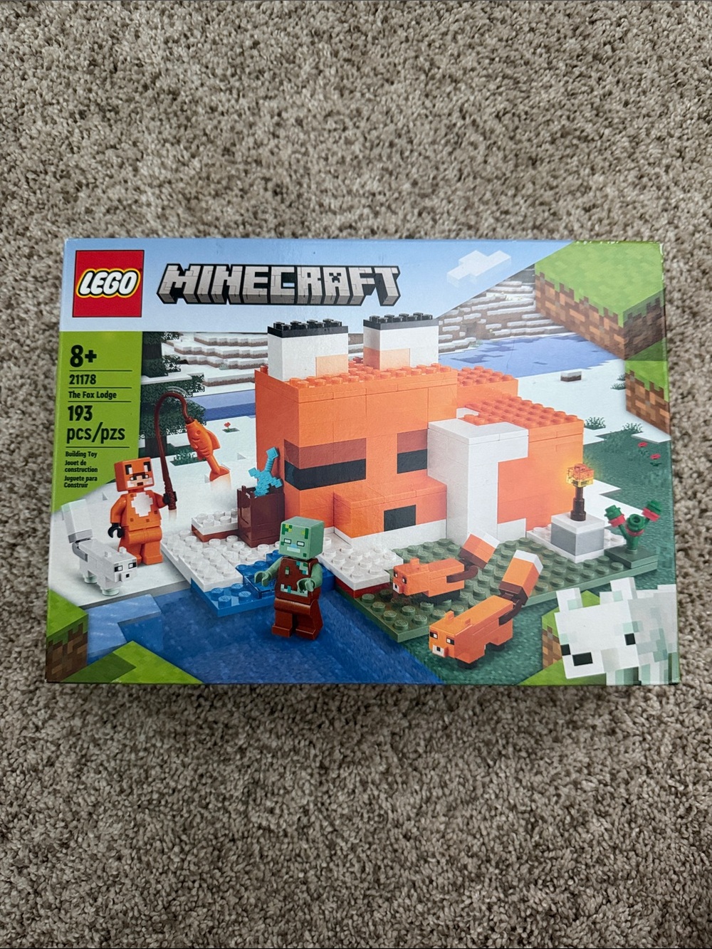 Lego Minecraft Fox Lodge Playset - Orange, White, Green, Blue